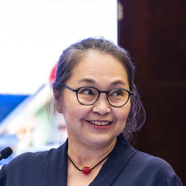 Julia Chin